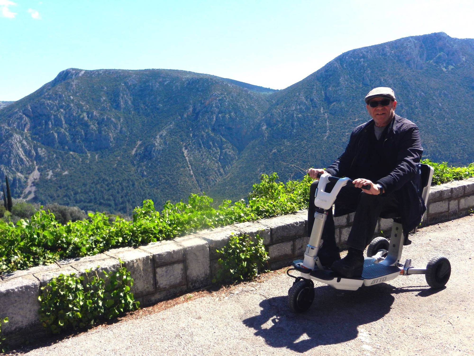 Choosing the Ideal Folding Mobility Scooter for Rural Living